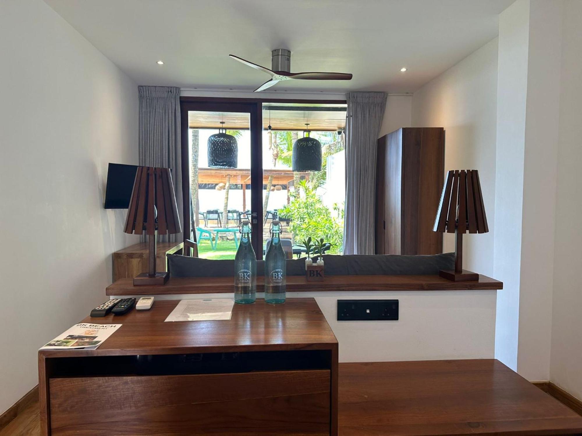 Bk Beach Boutique Hotel - Hikkaduwa Ngoại thất bức ảnh