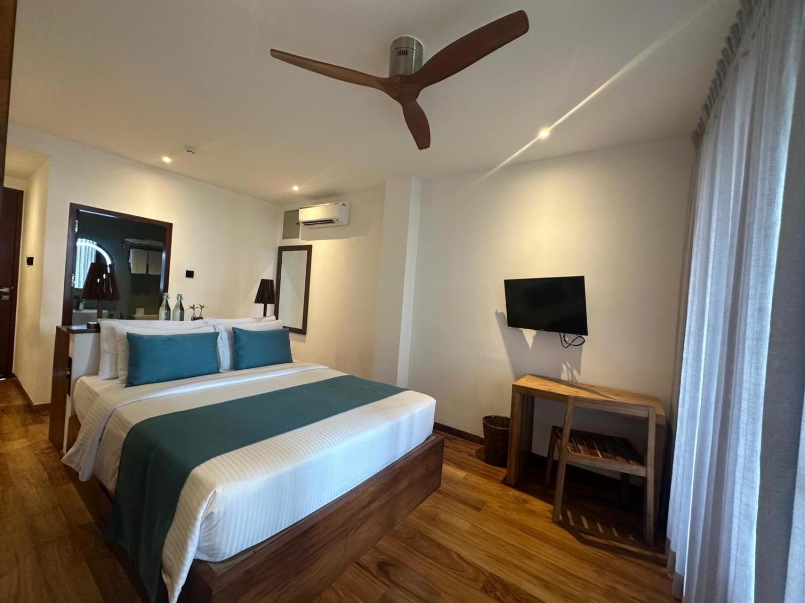 Bk Beach Boutique Hotel - Hikkaduwa Ngoại thất bức ảnh
