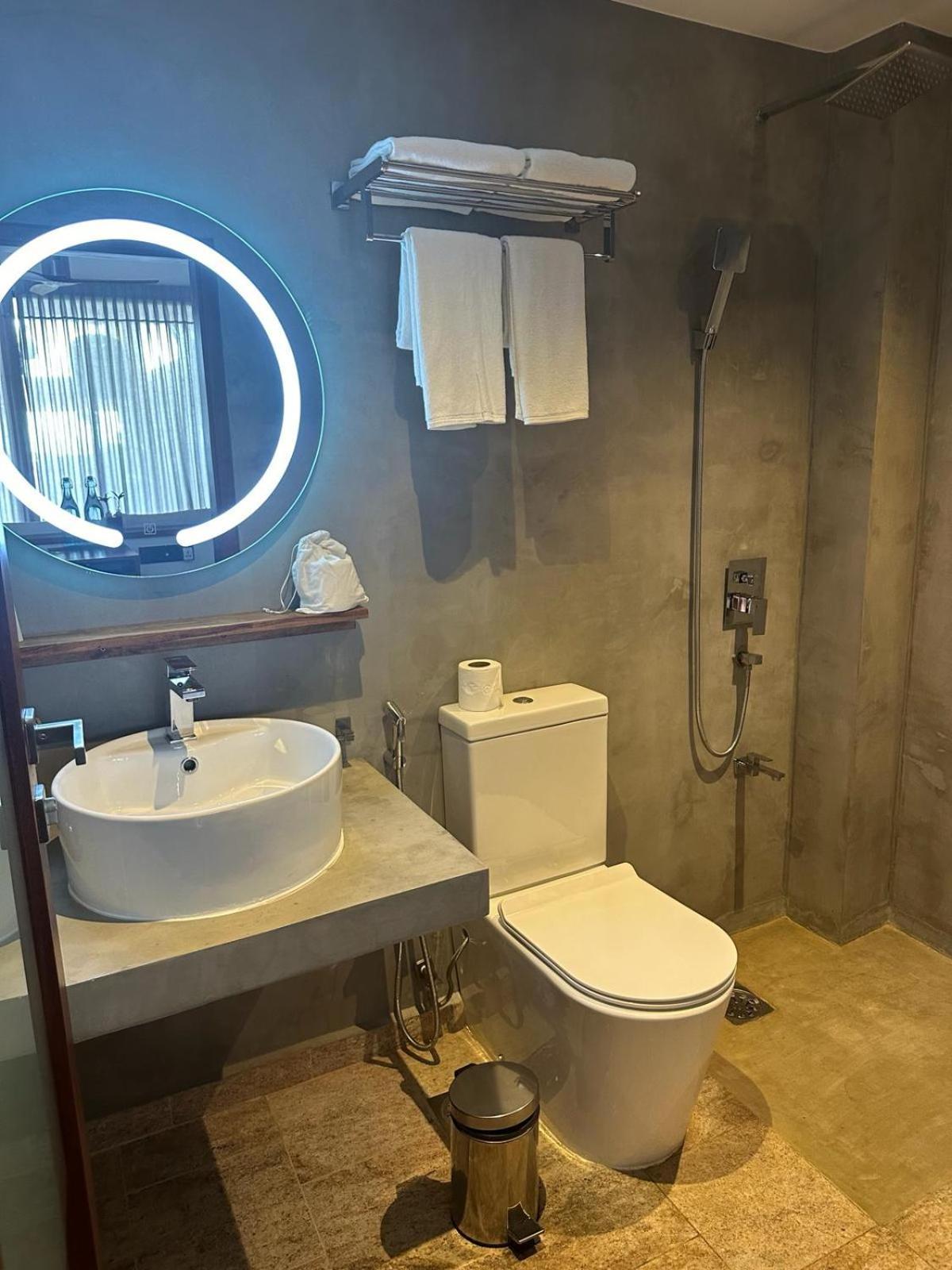 Bk Beach Boutique Hotel - Hikkaduwa Ngoại thất bức ảnh